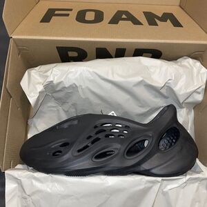 Adidas YEEZY Foam Runner Onyx Hp8739 mens Size 14 Kanye west brand new​